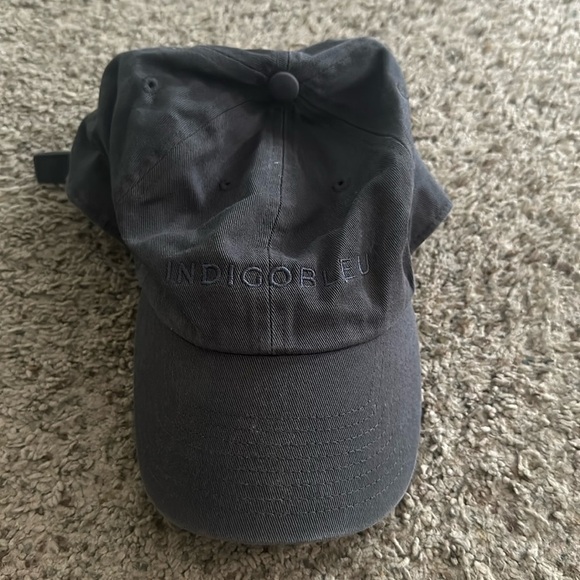 Gray baseball hat - Picture 1 of 2